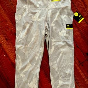 Gray Capri-length Leggings